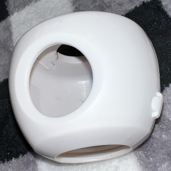 Safety1st Child-Proof Doorknob Covers, 12 Included, Perfect Condition!  😃 - Picture 7 of 16